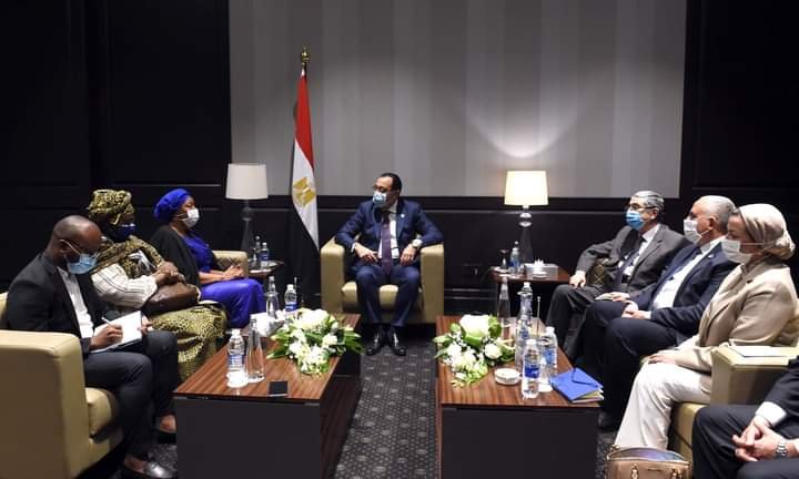 مدبولي يلتقي نائب رئيس الوزراء وزيرة البيئة والتنمية المستدامة بالكونغو الديمقراطية