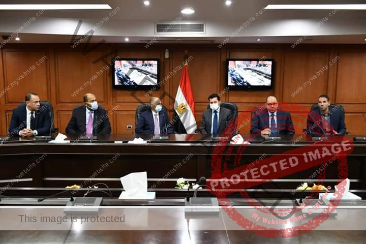 صبحي يشهد توقيع بروتوكول استضافة مصر لثلاث بطولات دولية في رياضة الغطس والغطس العالي والسباحة التوقيعية