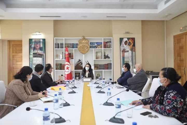 وزيرة الشئون الثقافية التونسية تدعو إلى ضرورة التسريع في إجراءات نقل الأرشيف السينمائي من الخزينة بقمرت