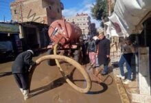 إستمرار شفط مياه الأمطار وإزالة آثاره من الشوارع بمختلف مراكز ومدن المحافظة