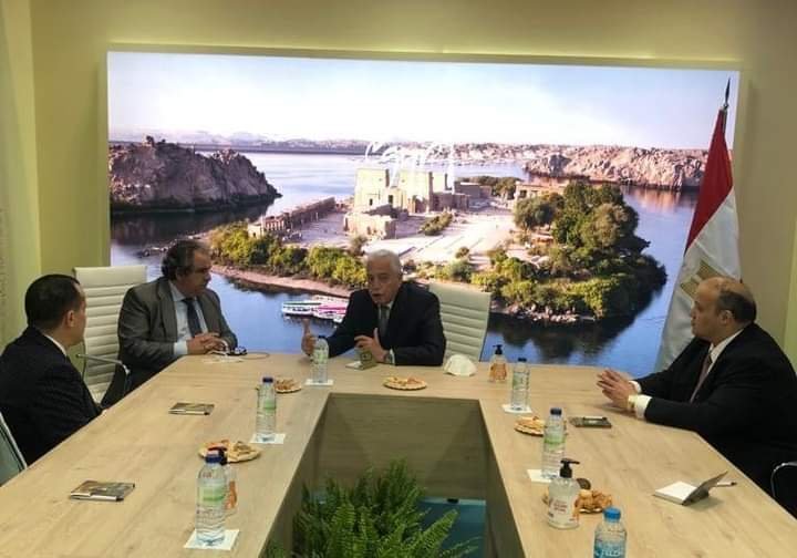 فودة يدلى بحديث صحفى لرئيس تحرير جريدة التيار الاسبانية المختصة بشئون السياحة بالشرق الاوسط
