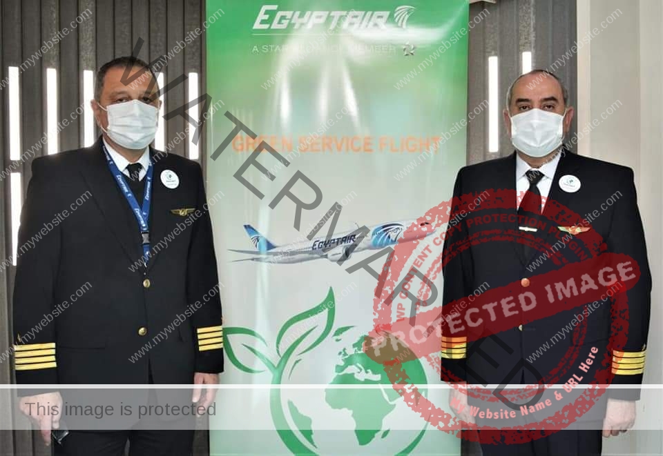 وزير الطيران المدني يقود أول رحلة " بخدمات صديقة للبيئة " بين القاهرة وباريس