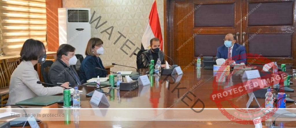 وزير التنمية المحلية يبحث مع وفد الأمم المتحدة في مصر التعاون فى برنامج تطوير الريف المصري