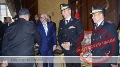 محافظ بورسعيد ومدير الأمن يكرم عددا من رجال الشرطة ويشيد بجهودهم المتواصلة