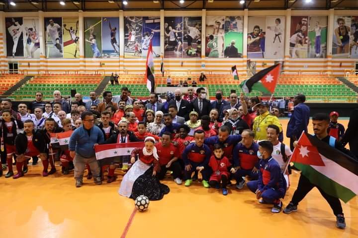 فوده يطلق ضربة البداية لاول بطولة كاس العرب لكرة القدم قصار القامة بين الدول