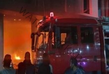 تفاصيل حريق الحسين.. الحماية تدفع بـ10 سيارات إطفاء.. إنقاذ المحتجزين
