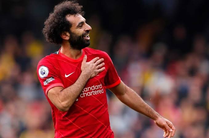 سفير مصر بالكاميرون: الجميع يطلب مني قميص صلاح.. وهذه حقيقة تأجيل سفر المنتخب