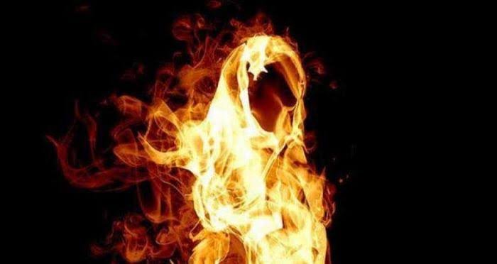 ربة منزل تشعل النار في ابنتها لشكها في سلوكها بـ طنطا