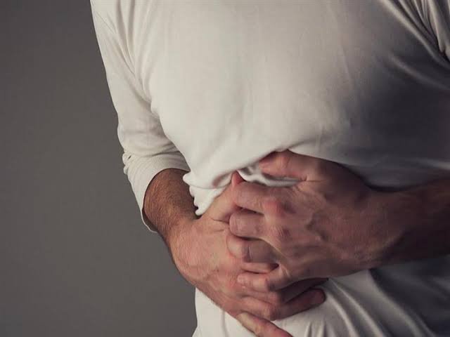 مصرع شخص وإصابة 5 آخرين لتناولهم وجبة تونة بأسيوط