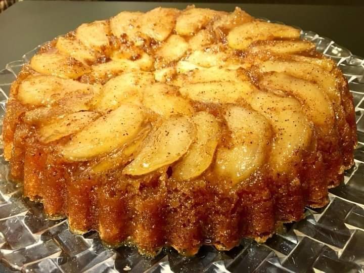 كيك التفاح... مقدمة من الشيف: بهجة يوسف