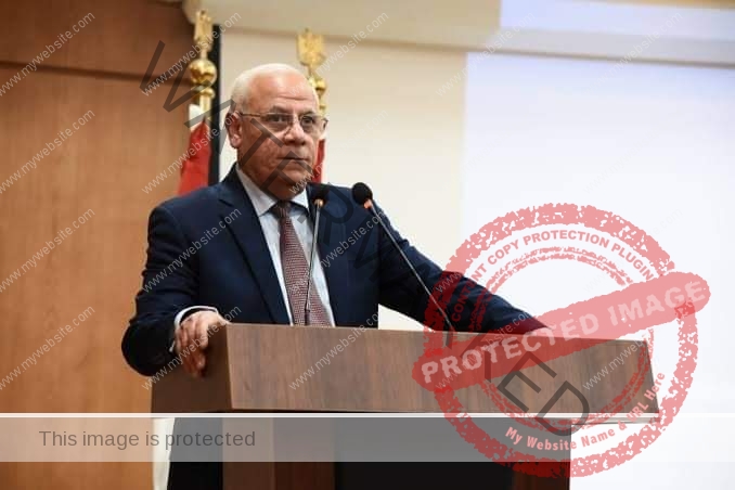 محافظ بورسعيد يجتمع باللجنة الساباعية المكلفة بإدارةالنادي المصري