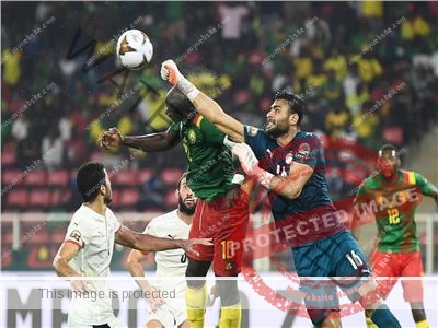 شوط أول مثير بين ضغط كاميروني واستبسال مصري في نصف نهائي كأس أمم أفريقيا 2021
