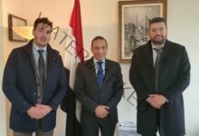 السفير المصري في ألبانيا يستقبل الدبلوماسيين المشاركين في دورة "تنمية المهارات الدبلوماسية"