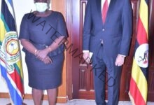 نائبة الرئيس الأوغندي تستقبل السفير المصري في كمبالا