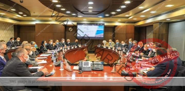 وزراء يعقدون اجتماعاً تنسيقيا موسعاً لإعداد مخطط نقل الوفود داخل مدينة شرم الشيخ 