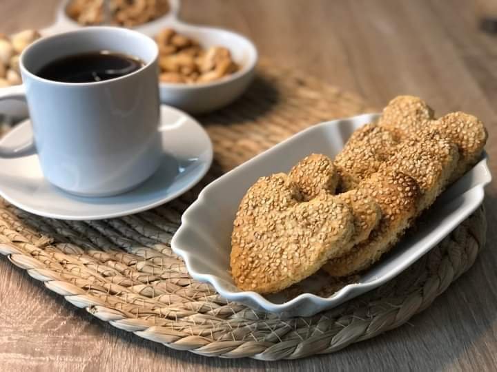 الكعك بالسمسم ... مقدم من الشيف: إيمان خفاجي