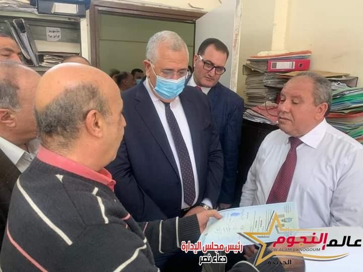القصير يقوم بزيارة مفاجئة لهيئة التعمير والتنمية الزراعية