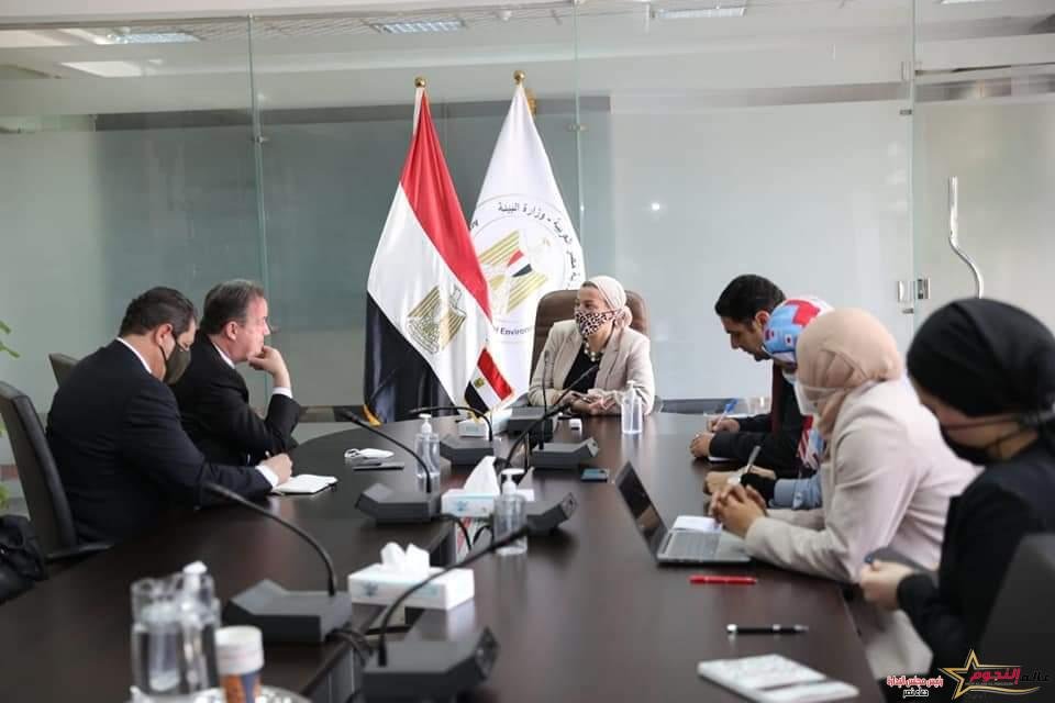 وزيرة البيئة تناقش مع المدير التنفيذي لصندوق المناخ الأخضر نتائج زيارته لمصر