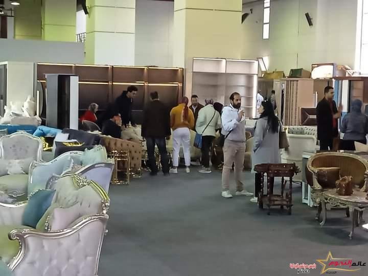 عوض ٨ مليون و ٥٢٠ الف جنيه.. إجمالى مبيعات معرض الأثاث "صنع فى دمياط" حتى الأمس