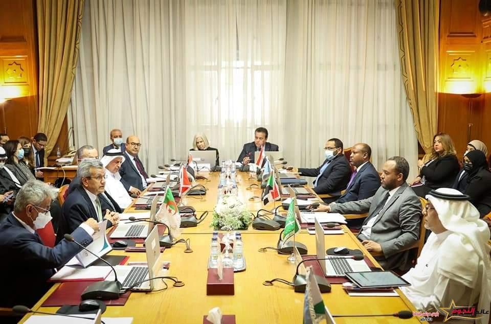 وزير التعليم العالي القائم بأعمال وزير الصحة يؤكد أهمية مواصلة الجهود في كافة الملفات الصحية