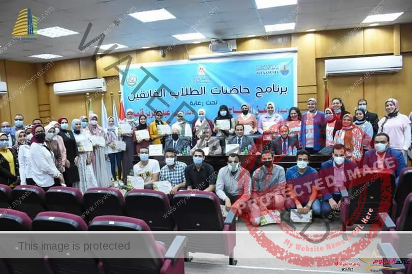القباج تستعرض تقريرًا عن الأنشطة المنفذة لوحدات التضامن الاجتماعي داخل الجامعات المصرية