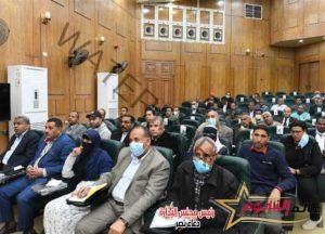 سكرتير محافظة قنا يتابع تقنين أراضي أملاك الدولة والتصالح في مخلفات البناء
