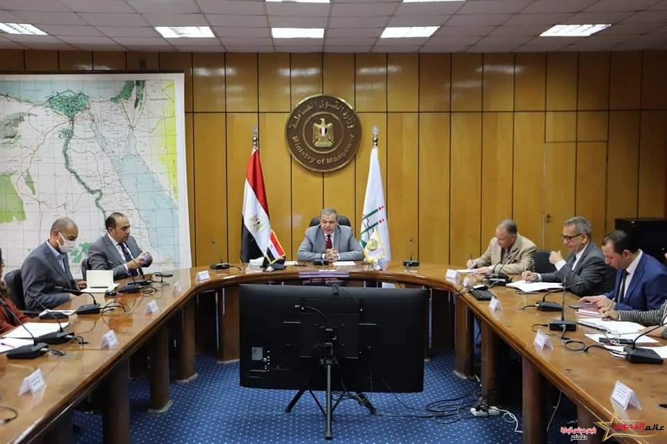 سعفان يلتقي تحالف 3 شركات مصرية لتذليل أية صعوبات أمام سفر العمالة للعمل في مشروعات إعمار ليبيا