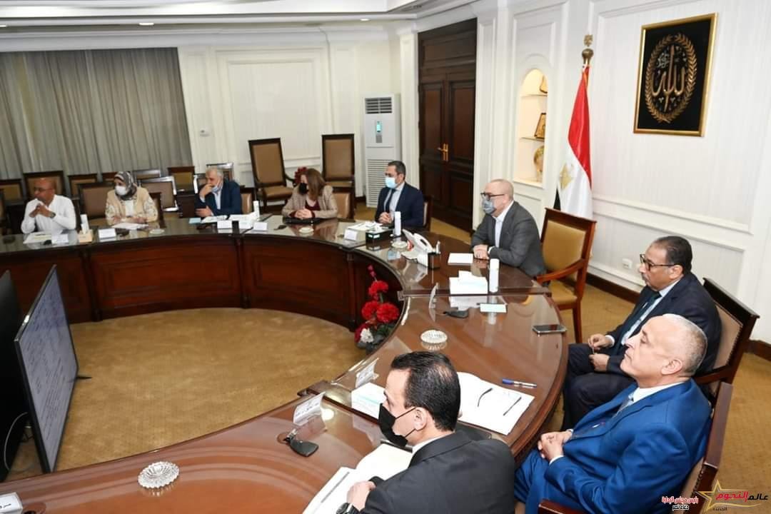 الجزار يتابع موقف تنفيذ وحدات مشروع "سكن لكل المصريين" لمنخفضى الدخل بمدينتى أكتوبر والعبور الجديدتين