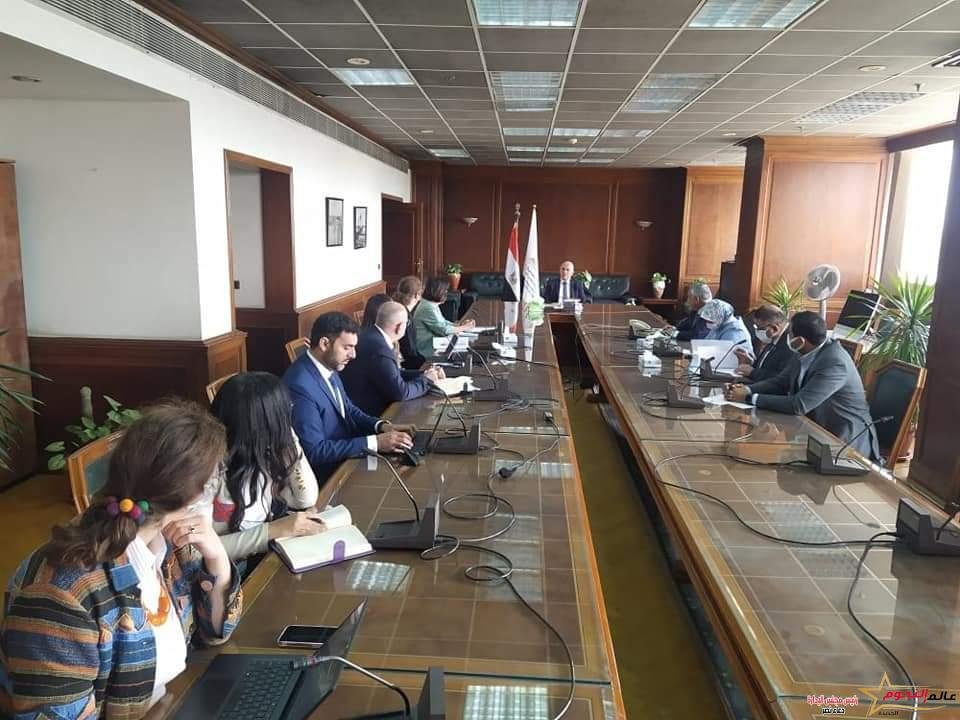 د. عبد العاطى يبحث مع وفد البنك الدولى التعاون في مجال الرى الحديث