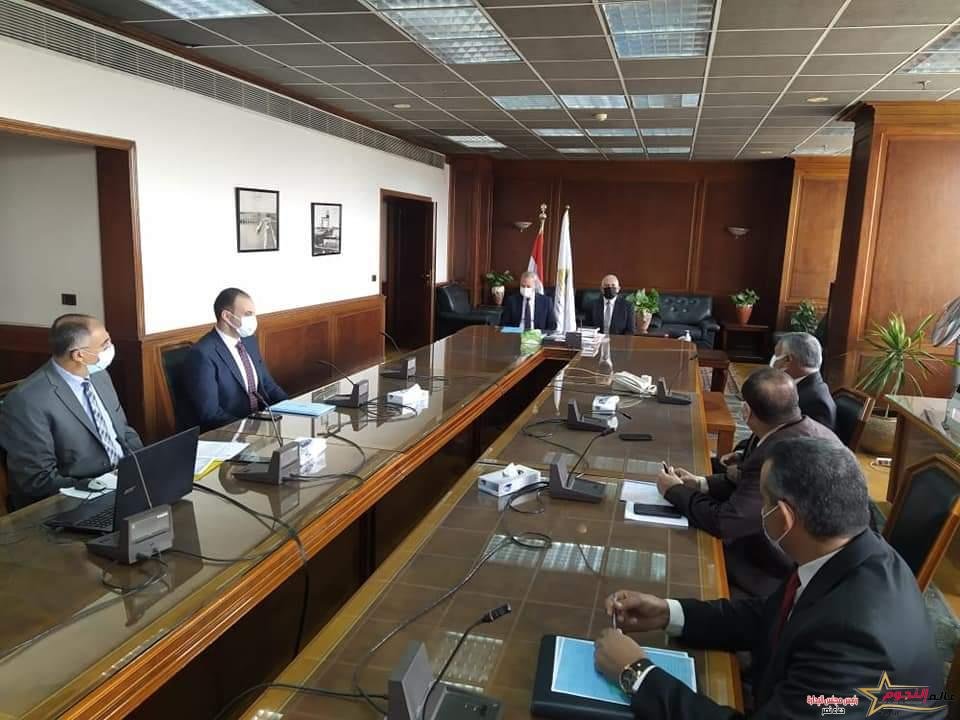 د. عبد العاطى واللواء الهجان يبحثان موقف مشروعات الرى وإزالة التعديات بمحافظة القليوبية