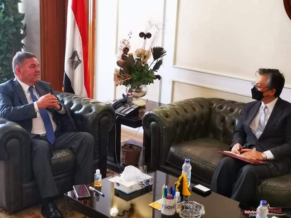 وزير قطاع الأعمال العام يبحث مع سفير اليابان بالقاهرة تعزيز التعاون الاقتصادي