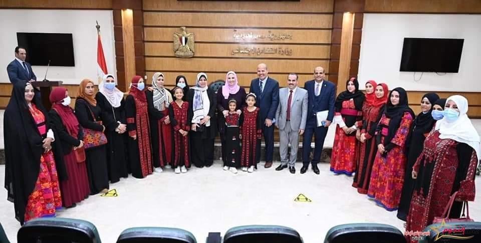 القباج تسلم عددًا من الأدوات الإنتاجية لسيدات جمعية الوحدة ببئر العبد بمحافظة شمال سيناء 1 القباج تسلم عددًا من الأدوات الإنتاجية لسيدات جمعية الوحدة ببئر العبد بمحافظة شمال سيناء