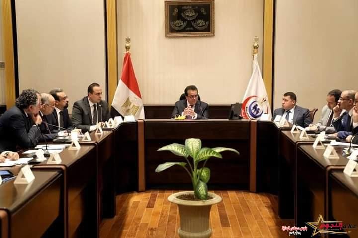 عبدالغفار يوجه بتكثيف تواجد سيارات الإسعاف على الطرق والمحاور السريعة بالتزامن مع عيد الفطر المبارك