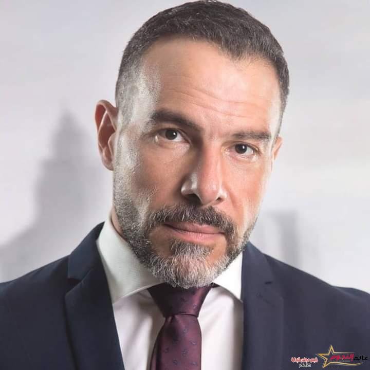 محمد خميس يدعو جمهوره لـ حضور معرض الفنون التشكيلية