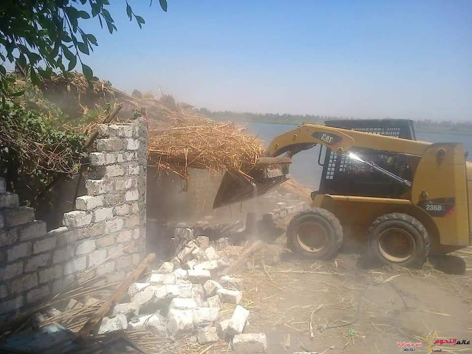 وزارة الرى تواصل العمل أثناء أجازة العيد لرصد وإزالة التعديات على المجارى المائية في مهدها 1 وزارة الرى تواصل العمل أثناء أجازة العيد لرصد وإزالة التعديات على المجارى المائية في مهدها