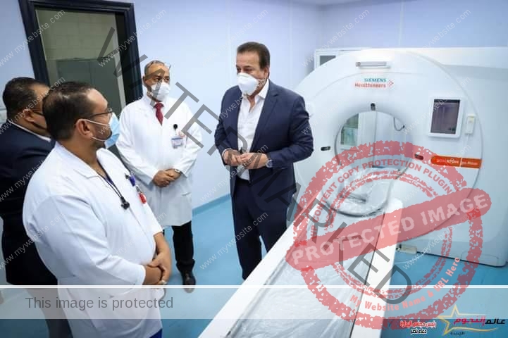عبد الغفار يتفقد مستشفى الزيتون التخصصي ويوجه الشكر للعاملين على تفانيهم بالعمل
