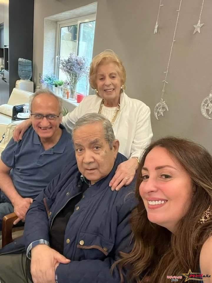 نرمين الفقي بـ صحبة العائلة في أول ايام عيد الفطر