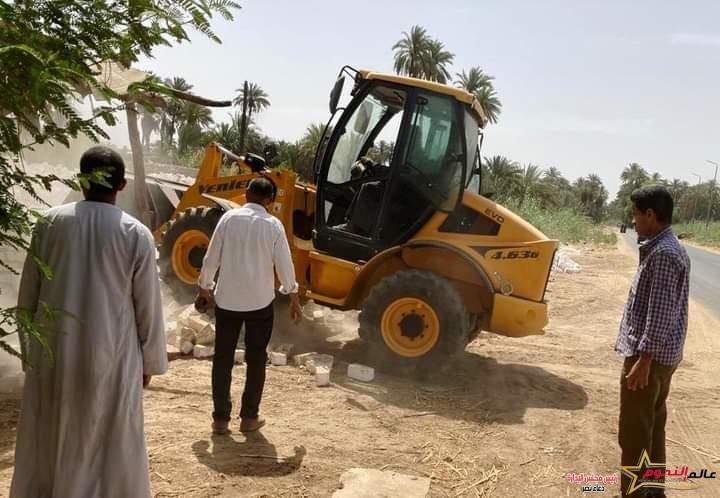  محافظ أسوان إزالة 7 حالات تعدى بمركز إدفو بمساحة 3470 م2 منها 4 حالات تم رصدها عبر منظومة المتغيرات المكانية