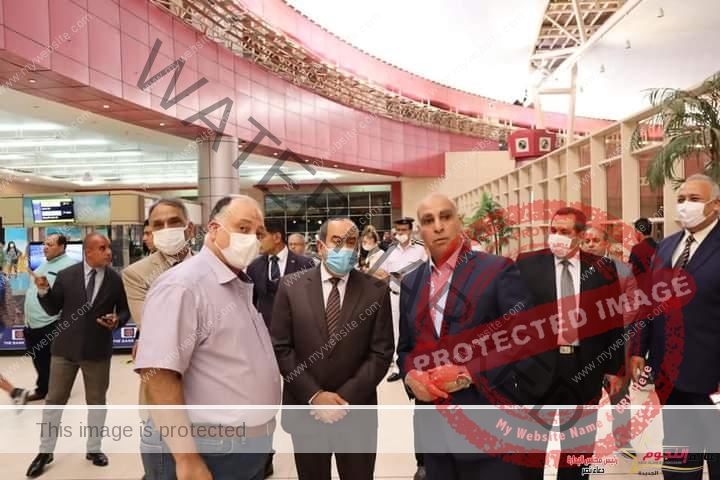 وزير الطيران يتفقد مطار شرم الشيخ ويوجه بتقديم كافة التسهيلات لضيوف مصر