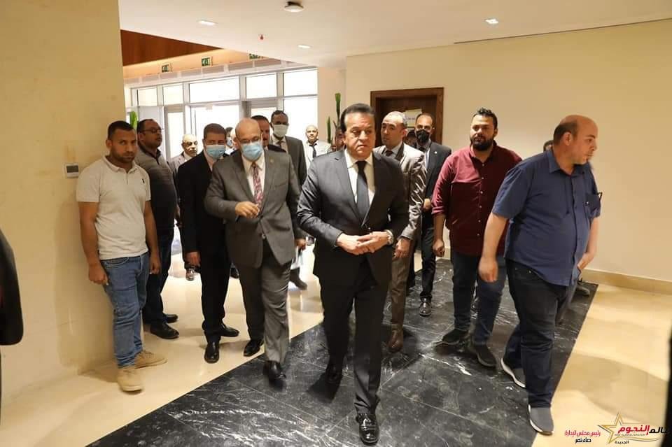 عبدالغفار يُباشر مهام عمله من المقر الجديد لوزارة التعليم العالي بالعاصمة الإدارية