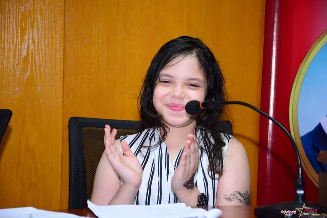 ملك هاني لـ عالم النجوم: أتمني أكون مشهورة وأشرف مصر وأكون السندريلا التي ينتظرها متابعيها