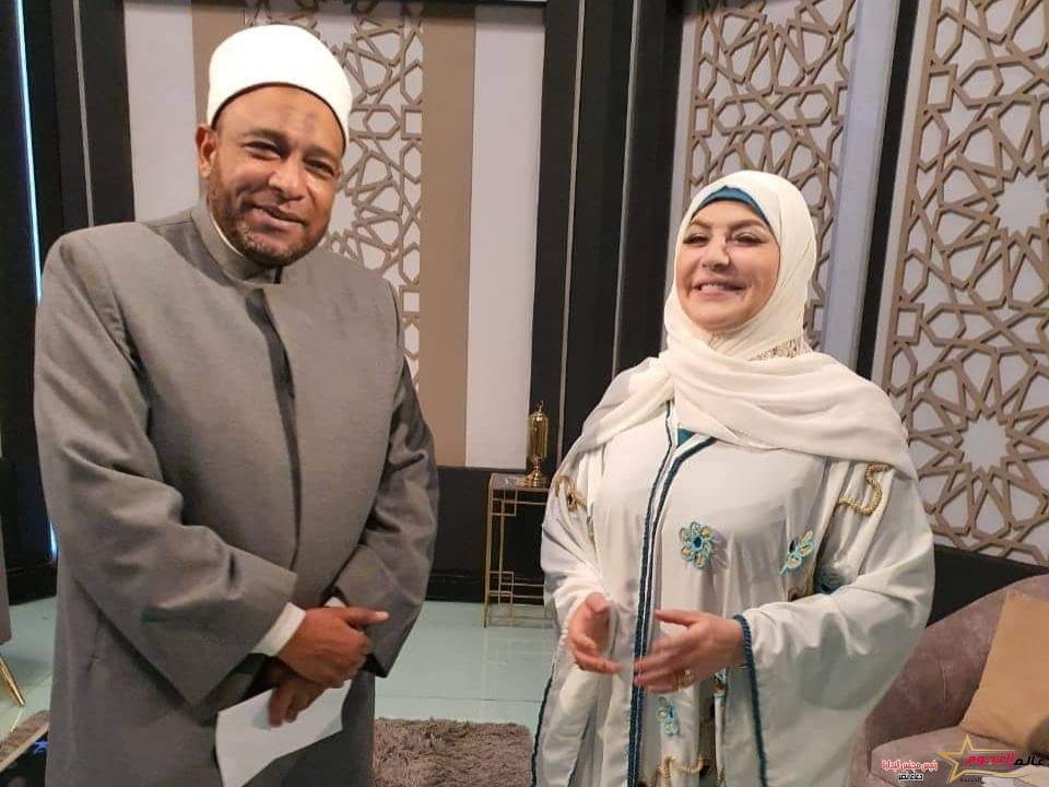عالم أزهري يعلق على موقف ستر امرأة عجوز تسرق في الأسواق