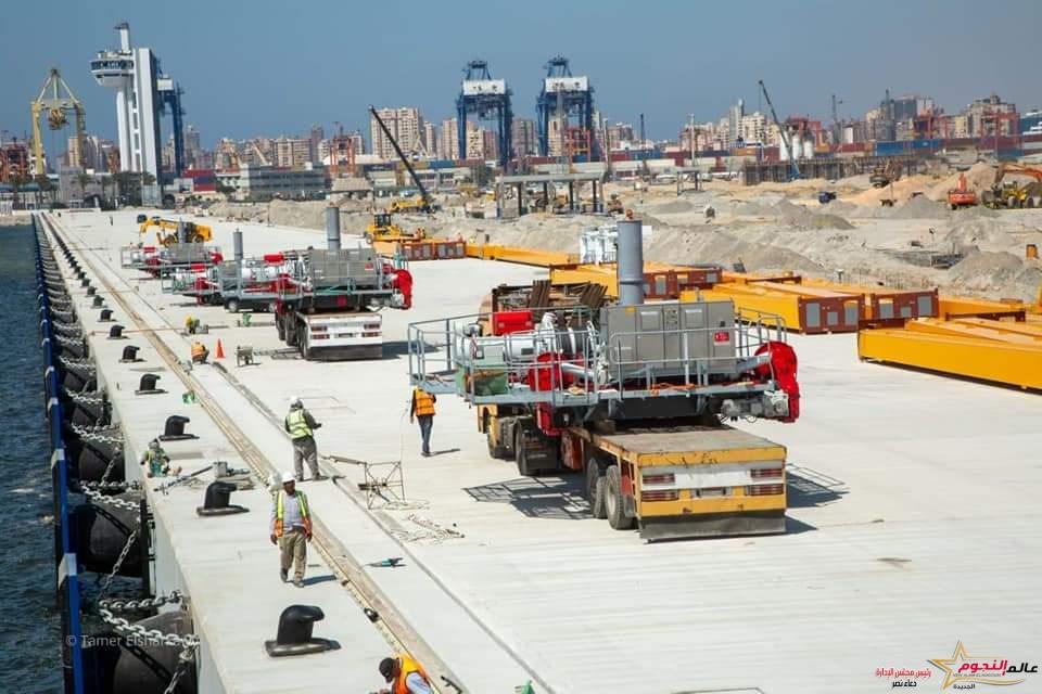 وزير النقل :محطة تحيا مصر متعددة الأغراض بميناء الإسكندرية(TMT) تستقبل الدفعة الأولى من أوناش الساحة العملاقة