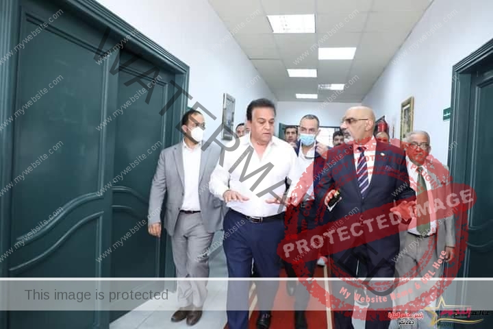 عبدالغفار يتفقد مستشفيي رأس التين العام وجمال عبدالناصر