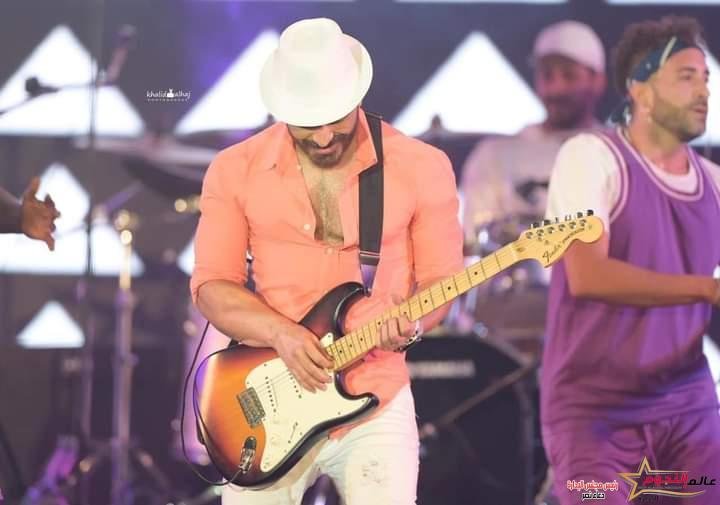 النجم "تامر حسني" يشارك جمهوره بـ صور من حفله في جده