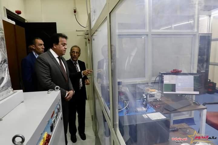 عبدالغفار يتفقد مقر وكالة الفضاء المصرية