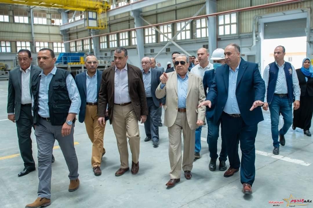"وزير الدولة للإنتاج الحربي" يتفقد "شركة حلوان للصناعات الغير حديدية" (مصنع 63 الحربى)