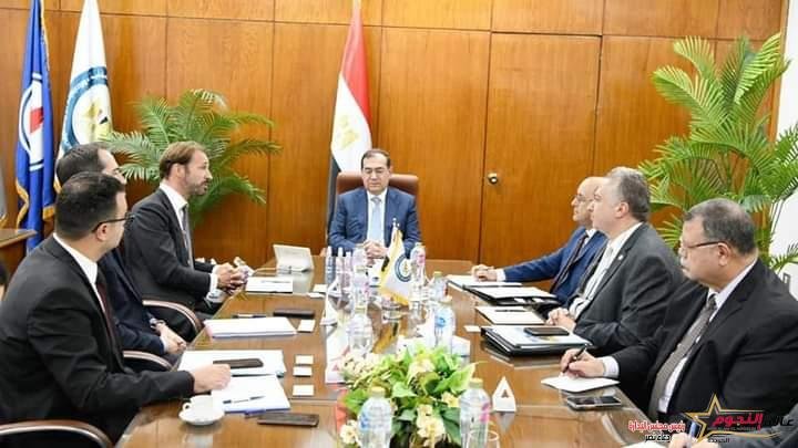 مباحثات وزير البترول والثروة المعدنية مع وفد بنك سوسيتيه جنرال الفرنسى