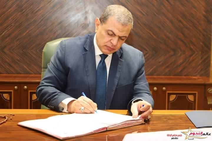 سعفان: يتابع جاهزية مبنى الوزارة بالعاصمة الإدارية ويعقد اجتماعا مع كبار المسئولين