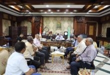محافظ المنيا يعقد اجتماعًا لحل عدد من القضايا التي تهم المواطنين 